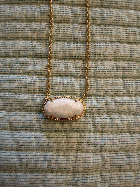 Kendra Scott Jewelry - Kendra Scott Elisa statement necklace white Kyocera opal